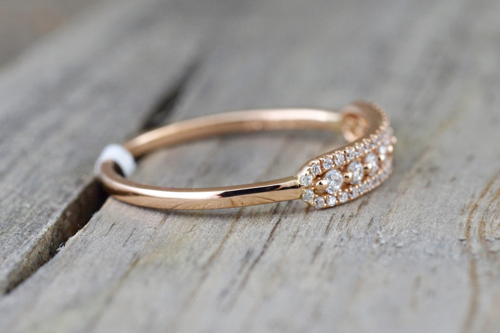18k Rose Gold Diamond Vintage Classic Pave and Single Prong Band Ring ...