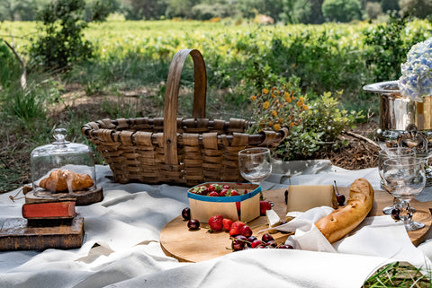 French summer picnic basket