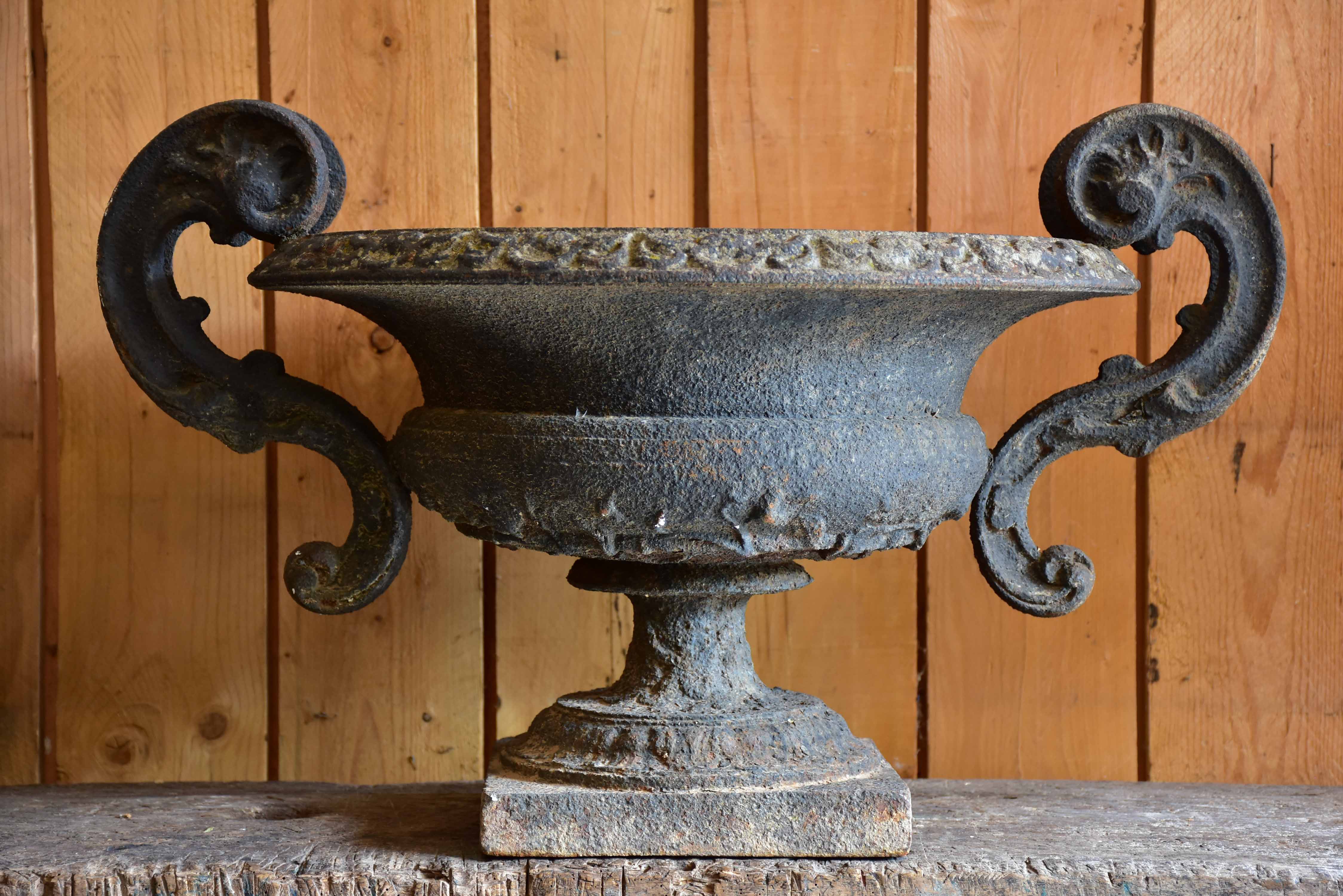 Large cast iron French garden urn with decorative handles – 19th centu