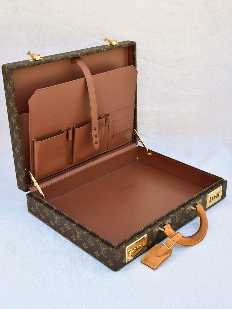 Briefcase Louis Vuitton  LuxeForYou