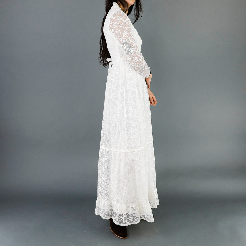 white lace long sleeve maxi dress