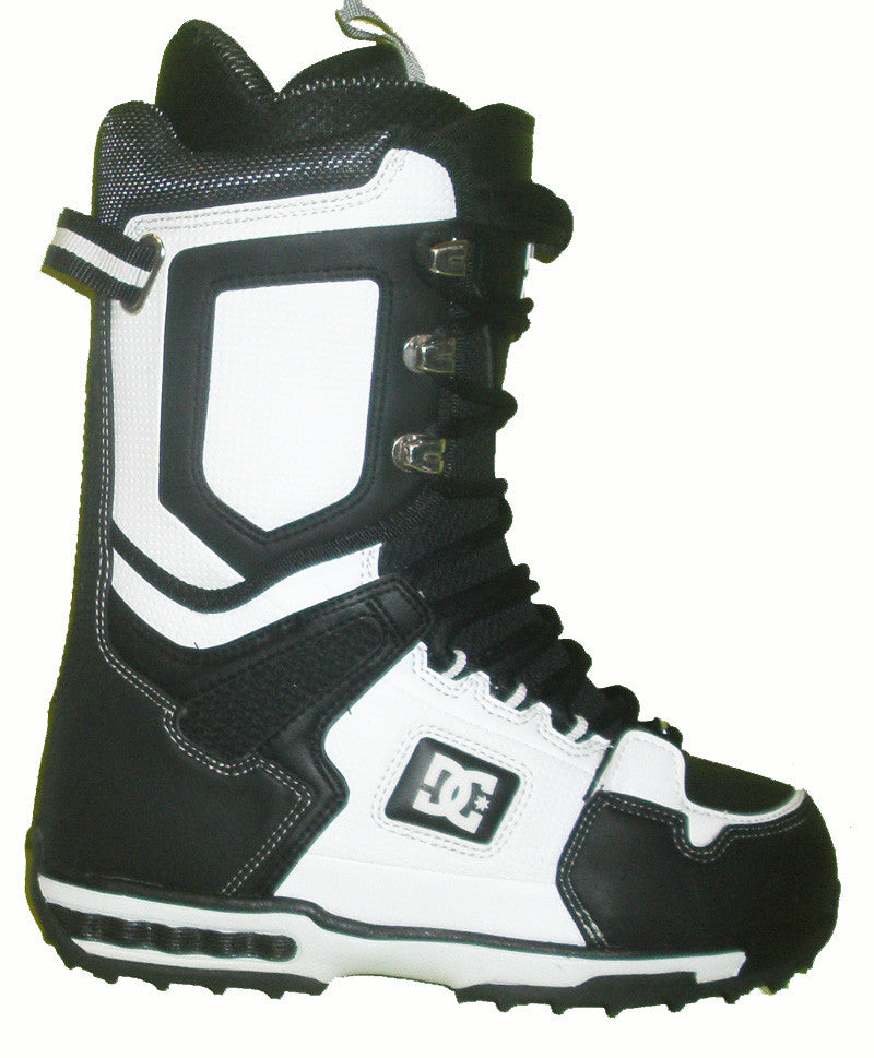 dc snowboard shoes