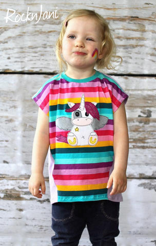 Jersey "Fun Stripes" kombiniert mit Jersey "Basic Love" - Applikationsvorlage "Einhorn Glitzersternchen" genäht auf dem Shirt "Ee*sy" und eine "Luck*ees" von Nipnaps - Nähen - Kinder - Glückpunkt.