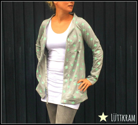 Sweat/French Terry "Rising Star" genäht wurde eine Jacke/Bolero/Cardigan "Bolero-Jäckchen" von der AnniNanni - Nähen für Damen - eBooks - Glückpunkt.