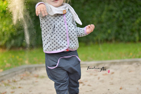 eBook - Bolero (-jäckchen) - Kinder - Nähen - Jacke - Bolero - Cardigan - AnniNanni - Shirt Basix von From Heart to Needle - Hose Knopfbüx Lumali - Knöpfe - Halstuch "Mayla" - Fräulein An - Jeans-Jersey "Grobi", Sweat/French Terry "Princess" Prinzessin - elastisches Schrägband - Glückpunkt.