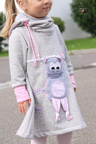 eBook - Kuschelkind - Kinder - Nähen - Kleid - Applikationskleid - Applikation - AnniNanni - Tilu - Affe - Mädchen - Sweat  - French Terry Soft Touch - Jersey Campan - Hilco - Klöppelspitze Feline - Glückpunkt.