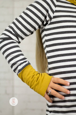 French Terry/Sweat - "Vintage Stripes" - Streifen - kombiniert mit Strickbündchen "Luna" uni genäht wurde ein Kleid NIKE Kids von Fadenkäfer - Kleid - Nähen für Kinder/Mädchen - Ballonkleid - Herbst/Winter - Papierschnittmuster, eBook & Stoff - Glückpunkt.