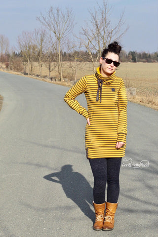 French Terry "Mustard Stripes" kombiniert mit der Kordel/Hoodieband "Two Colored", sowie der Leder-Applikation "Krone" - Nähen für Damen/Frauen - Hoodie - Hoodiekleid - Pulli - Pullikleid - Herbst/Winter - Stoff/Meterware - Glückpunkt