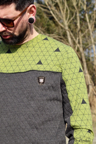 Jersey-Stepper "Diamond Star" kombiniert mit Jersey "Black Triangle" von Ilja Fabrics, sowie Leder-Applikationen genäht wurde das eBook - "Bärliner Onkel Men" - Shirt/Pulli/Pullover - Berlinerie - Nähen für Männer - Glückpunkt