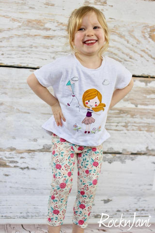 Jersey "Linen" kombiniert mit Jersey "Little Romance" genäht wurde die Appli - "Mimi und ihr Drachen" - Frau Fadenschein - Applikationsvorlage - Shirt "Chilly" von Fadenkäfer - Nähen für Kinder/Mädchen - Glückpunkt.