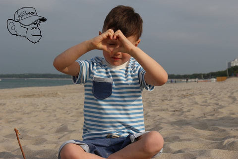 Jersey "White Stripes" kombiniert mit dem French Terry "Sunny", sowie eBook - "Basic Kids" - Shirt - HipStars - Nähen für Kinder - Jungs - Sommer - Strand - Strandshirt - Glückpunkt.