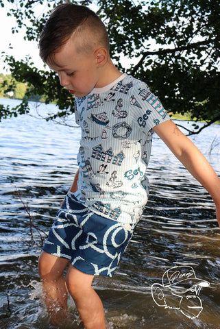 Jersey "White Stripes" kombiniert mit dem French Terry "Sunny", sowie eBook - "Basic Kids" - Shirt - HipStars - Nähen für Kinder - Jungs - Sommer - Strand - Strandshirt - Glückpunkt.