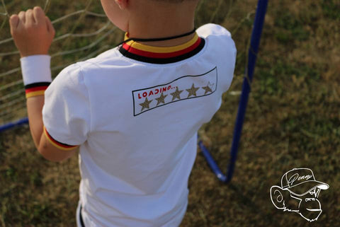 Jersey "Basic Love" kombiniert mit dem eBook - "Basic Kids" - Shirt - HipStars, sowie der Plotterdatei von Fusselfreies - Nähen & Plotten für Kinder - Jungs - WM - Fußball - Fußballwm - Glückpunkt.