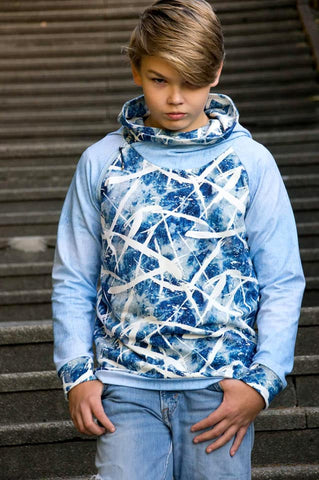 eBook - "Kaja/Kajo Kids" von Mamili1910 - Nähen Hoodie/Pulli für Kinder aus Jersey, Sweat, etc. Anleitung mit Schnittmuster - Raglan - Kaja Kids Raglanhoodie mit Kragen und Kapuze. Reißverschluss in der Raglannaht Daumenlöcher. Schräger Kapuze. Größe 80-170. - Stoff & Schnitt - Glückpunkt.