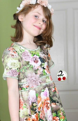 Jersey "Spring Flowers", Rüschengummi "Mary Lou" genäht wurde eBook - "Little-Rain-Day-Dress" - Kleid - Paulina näht - Drehkleid/Sommerkleid - Nähen für Kinder/Mädchen - Tellerrock - Stoff & Schnitt - Schnittmuster - Glückpunkt.