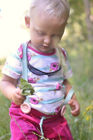 Jersey "Foxy Love" - Panel Eigenproduktion kombiniert mit Stretch-Cord "Cord Jersey" genäht wurde  das eBook - "Farbklex Baby Edition" - Pullover - Herzensbunt Design, sowie das Hose "Little Apple" - Coming soon - Sommeroutfit - Nähen für Baby/Kinder - Mädchen - Frühling/Sommer - Schnittmuster & Stoff - Glückpunkt.