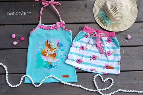 Jersey "Foxy Love" - Panel Eigenproduktion kombiniert mit Klöppelspitze "XXL", sowie Blüten-Borte "Clara" genäht wurde das eBook - "meow Top" von Rosarosa und "Cosy Skirt" von Kid5 - Sommeroutfit - Nähen für Kinder - Mädchen - Frühling/Sommer - Schnittmuster & Stoff - Glückpunkt.