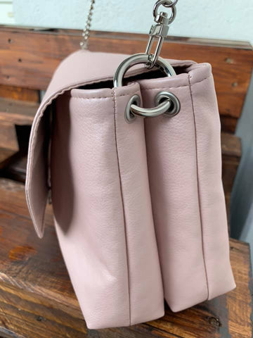 eBook "Katharina" von JaSEWmade - Handmade by Scaryle. Tasche/Handtasche/Doppeltasche mittelgroße „Doppeltasche“, die mit einer Klappe verschlossen wird.  Die Tasche verfügt über ein Reißverschlussinnenfach, sowie zwei große Hauptfächer und ein kleines Steckfach zwischen den Hauptfächern. ca. 30 cm x 20 cm x 12 cm (B x H x T) - Schnittmuster - Nähen Taschen & Täschchen - Handtasche - Glückpunkt.