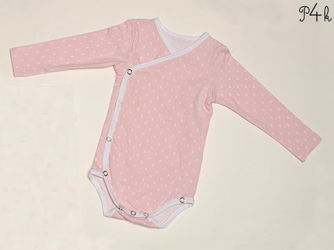 eBook - Wickelbody/Body von Pattern4kids - Schnittmuster - Baby Wickelbody langarm od. kurzarm Modell "Cielo". Der Schnitt enthält zwei Varianten. Größen: 38/44 Frühchen, 50/56, 62/68 74/80 86/92 - Kurzarmbody - Langarmbody - Kurzarm - Langarm - Frühchenbody - Frühchen - Nähen für Kinder/Baby - Babyausstattung - Erstlings-Set - Babyset - Glückpunkt.