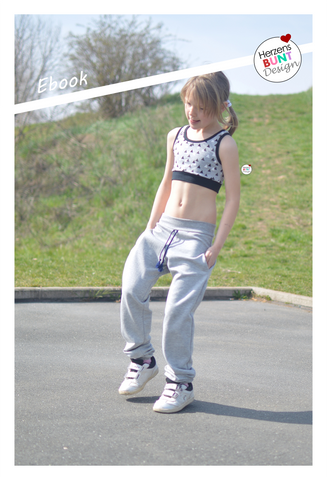 eBook - "Streetline" - Herzensbunt Design - Sportswear - Anleitung fünf Schnittmuster (Bustier, Racerback Shirt, Muscle Shirt, Pants und Shorts) Dein Ebook für alle Fußballkönige, Basketballer, Streetdancer, HipHoper, Skateboarder, Straßendribbler, für Sport, Tanz und Freizeit. Größen 98-164: * lässige Pants und ein Racerback-Shirt für die Jungs * schmale Shorts und ein Bustier für die Mädels * und ein Muscleshirt mit gewollt tiefen Ausschnitten - Nähen für Kinder - Glückpunkt.