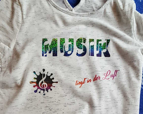 Plotterdatei "Musik ABC" von Daddy2Design. Plotterdatei inkl. Kurzanleitung, SVG, DXF und PNG Datei - Für alle Musikfans: Das grosse Musik Paket mit dem Musik Alphabet den Zahlen von 0-9 und toller Deko - Plott - Plottdatei - Plotten - Kinder - Mädchen/Jungen - Noten - Notenschlüssel - Musikinstrumente - Instrumente - Musizieren - Glückpunkt.