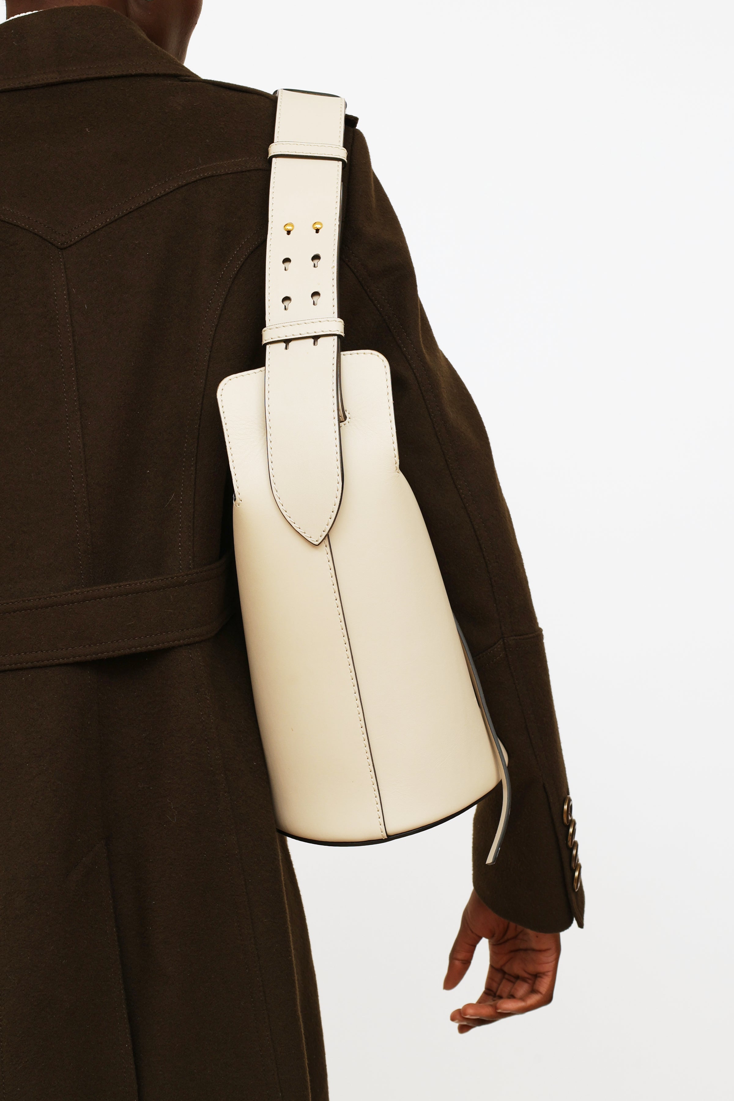 Burberry // Limestone Medium Leather Bucket Bag – VSP Consignment