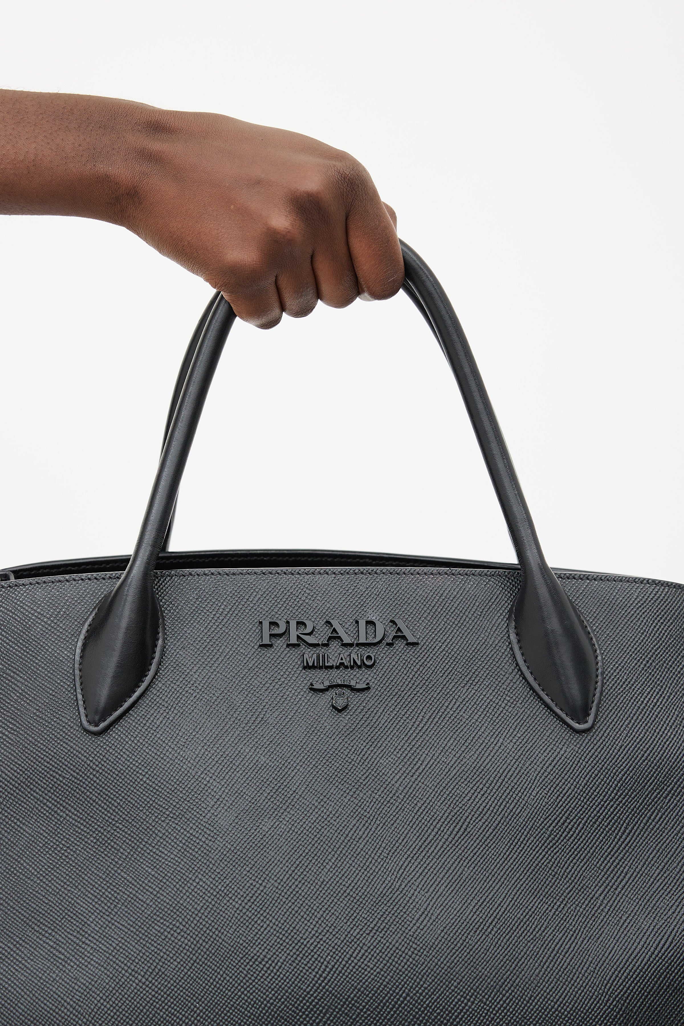 Prada // Black Monochrome Saffiano Medium Handbag – VSP Consignment