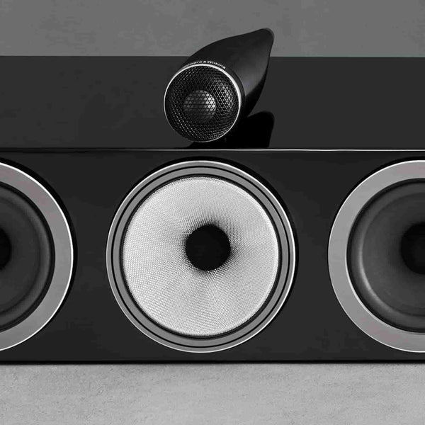 Carbon Dome™ tweeter for sharper detail
