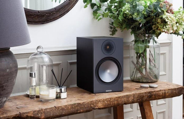 Compact and Versatile Speaker