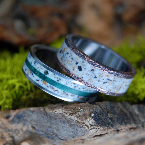 Wedding ring with wood ground in as aggregate in the inlay