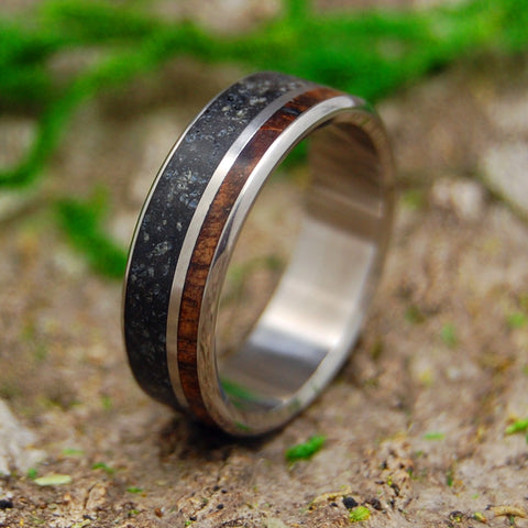Two inlays in a wedding ring