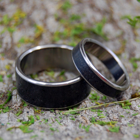 Black Wedding rings with Vik Beach Icelandic Beach Sand