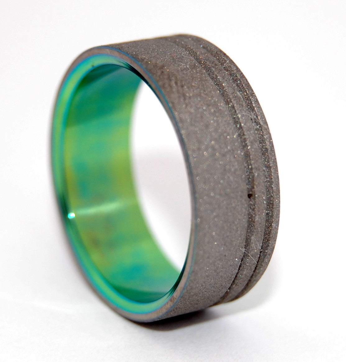 TO THE FUTURE GREEN Green Titanium Wedding Rings
