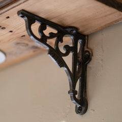 GNER cast iron shelf bracket