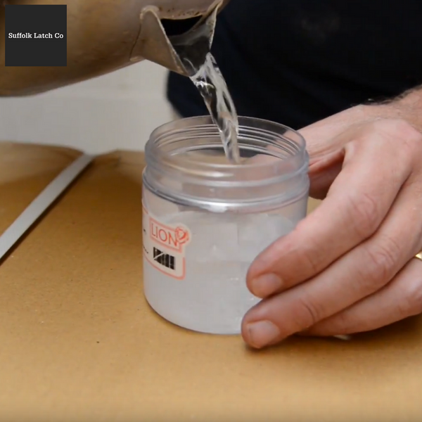 Making up citric acid solution