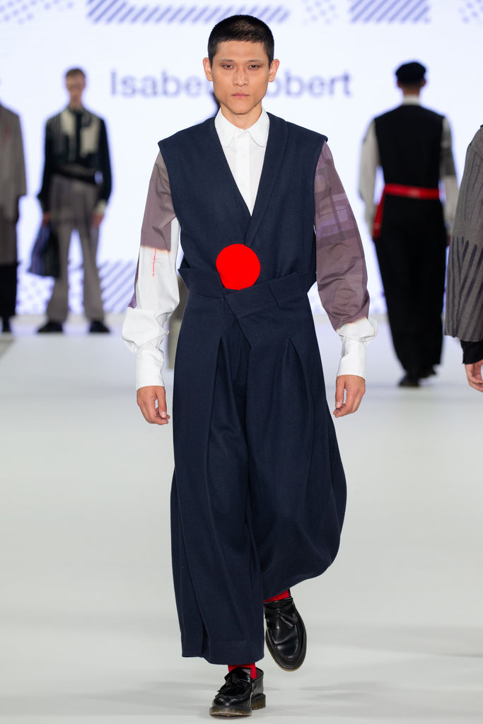 Graduate Fashion Week 2018: Ravensbourne Isabel Hibbert - Erebus