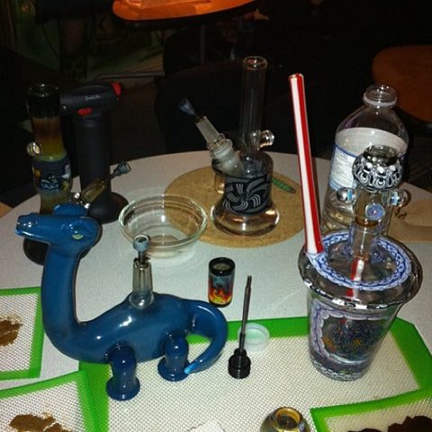Dabbing with an Oil Slick Pad