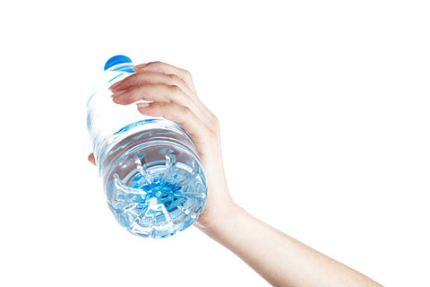 5 Harmful Side Effects of Drinking From Plastic Water Bottles