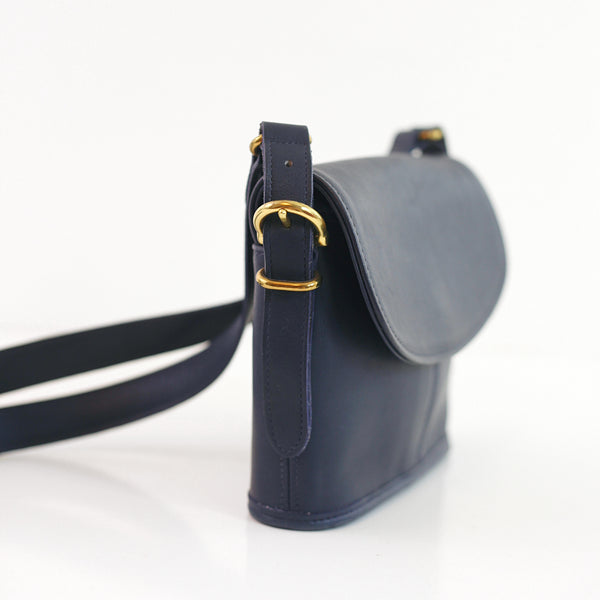 SOLD - Vintage Navy Blue Leather Crossbody Coach Bag – Wise Apple Vintage