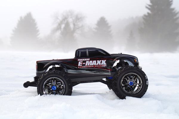 Traxxas RC Truck in the snow