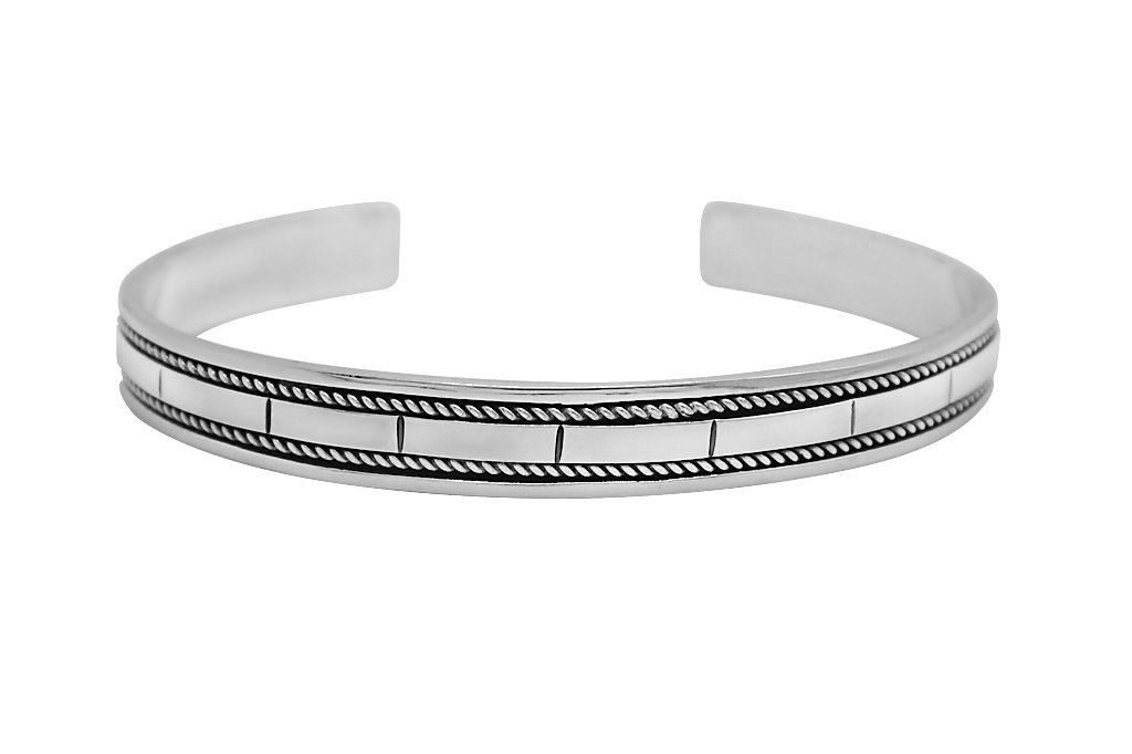 RIOSO 4Pcs Men's Cuff Bracelets Silver Cuff Bracelet Leaves Pattern Twisted  Open Cuff Bracelet, Stainless Steel, no gemstone : : Clothing,  Shoes & Accessories