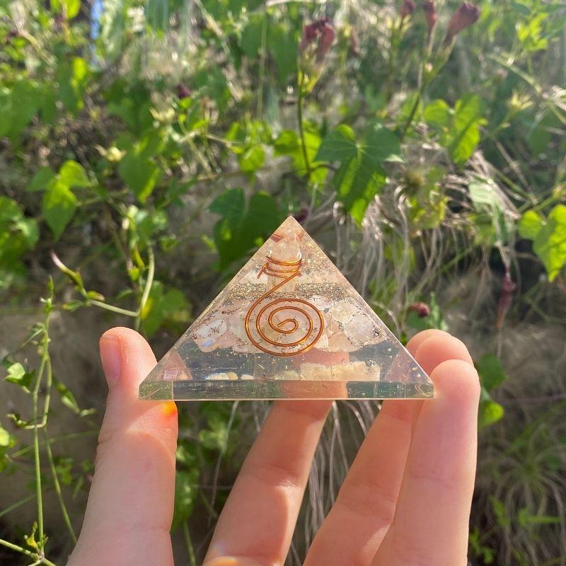 Copper Pyramid for Energizing Crystals and Stones – SPECTRUM-INDIA