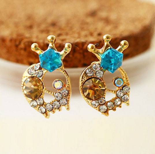 beautiful stud earrings