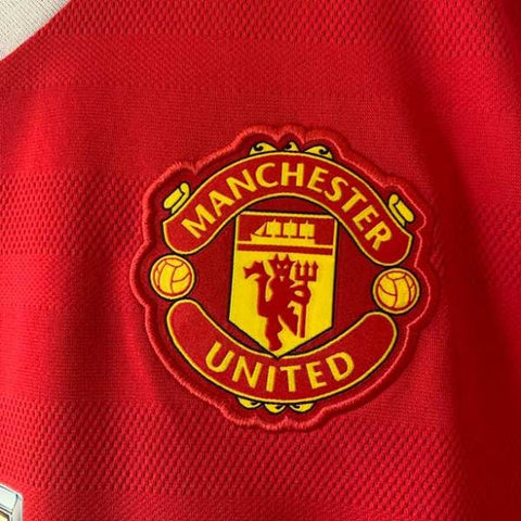 Manchester United retro jersey: leaked photos of 1999 remake