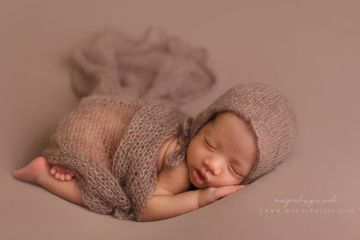 posing bean bag for newborn photography