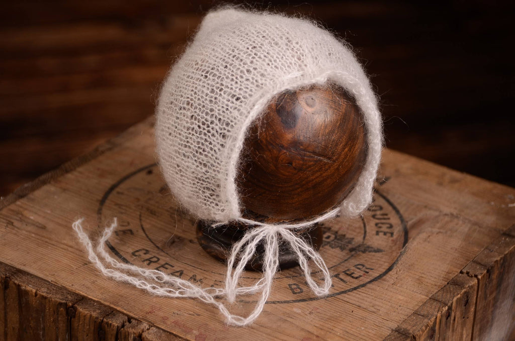 Adjustable Pointy Mohair Bonnet - Milk White