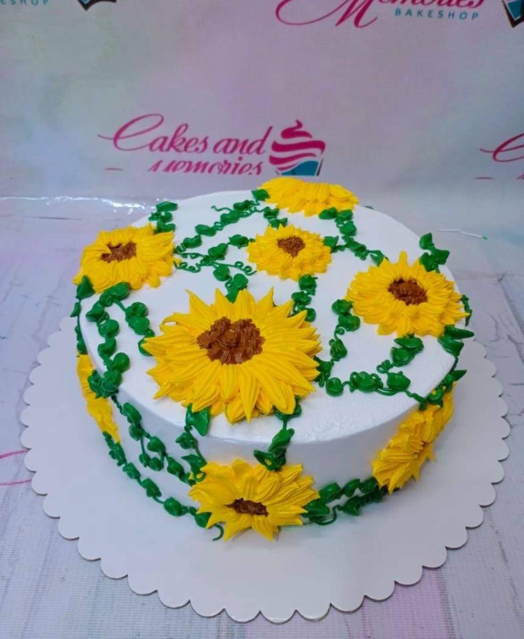 Sunflower Cake - 1110 – Cakes and Memories Bakeshop