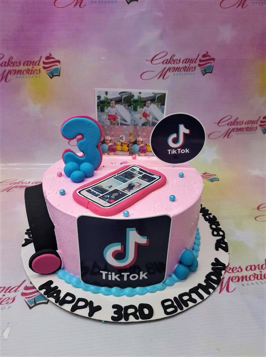 Tiktok Cake - 1105 – Cakes and Memories Bakeshop