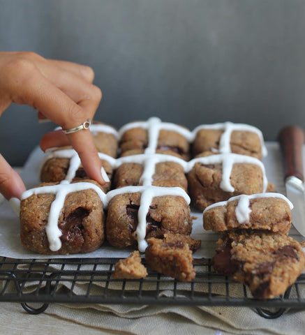 healthy chocolate chip hot cross buns easter recipe