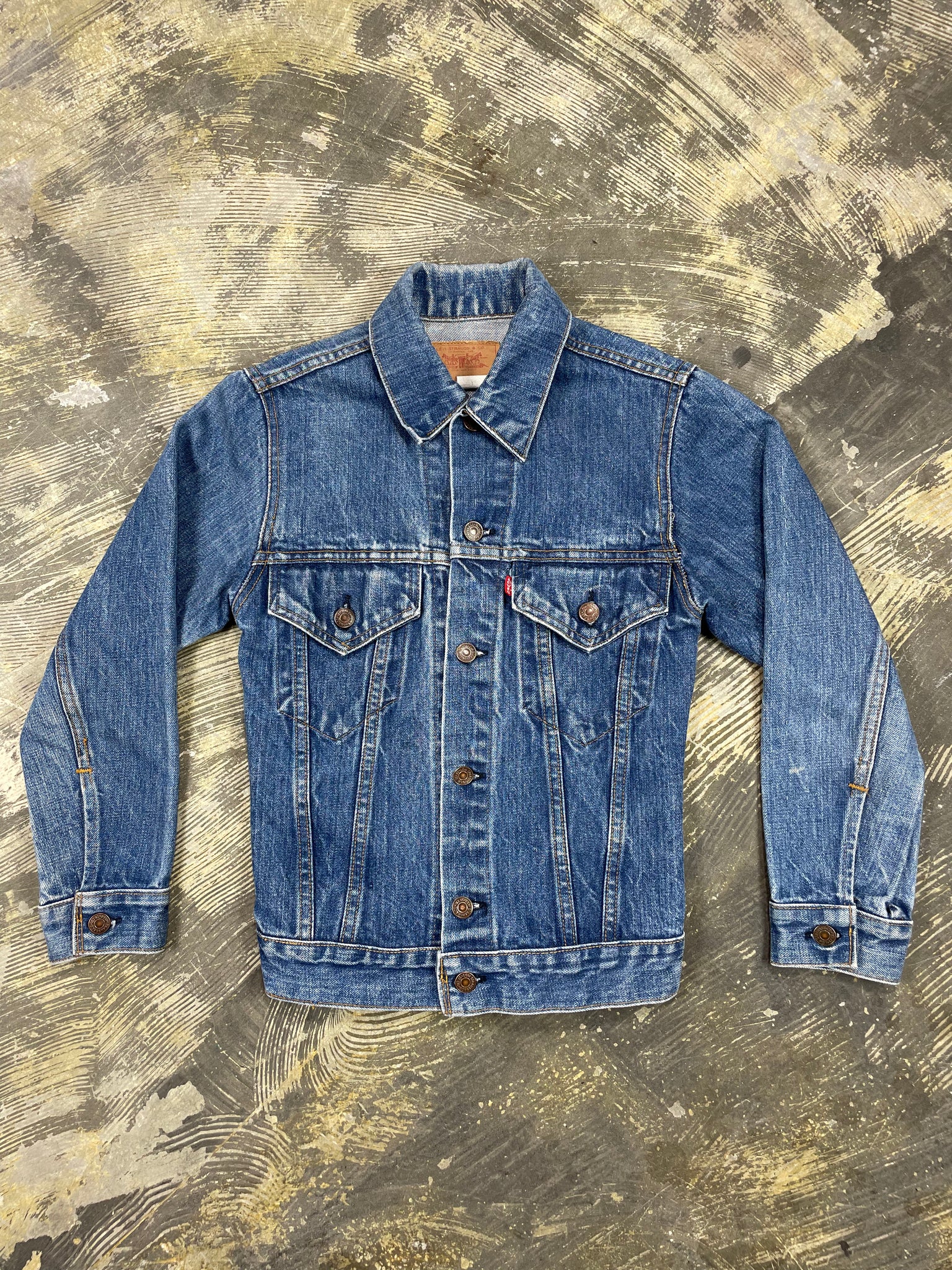 Vintage 1970's Levi 2-Pocket Butterfly USA Indigo Denim Jacket (JYJ-13 –  JUNKYARD JEANS LLC